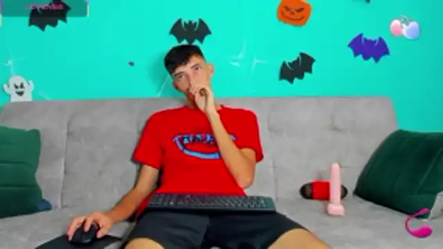 Snapshot of Maikol_Ortiz chatting on November 2025 12:50:02 PM Maikol Ortiz online show from November 2025 12:50:02 PM