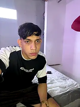 Snapshot of Andres-Andrea1922 chatting on November 2025 09:28:01 PM Andres-Andrea1922 online show from November 2025 09:28:01 PM