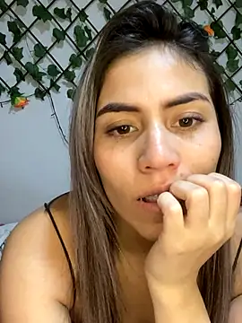 Snapshot of DannaftDavid chatting on October 2025 09:37:02 PM DannaftDavid online show from October 2025 09:37:02 PM