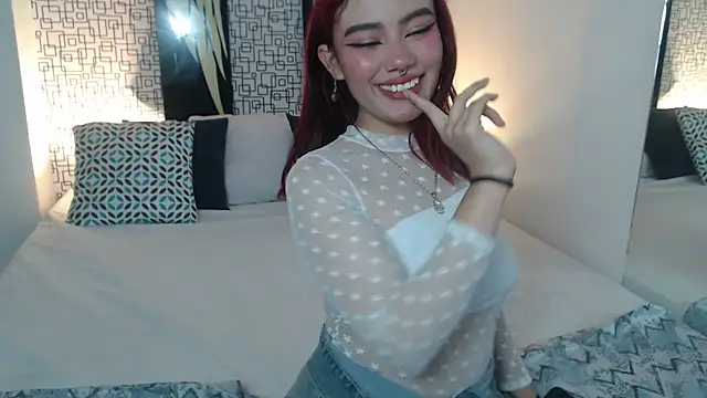 MIA COLLLINS1 online show from September 2025 02:06:01 PM