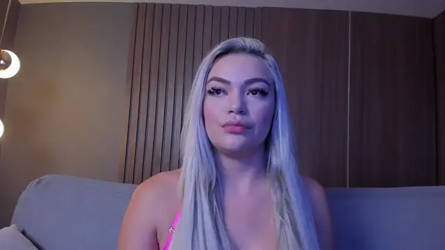 Snapshot of milaowens chatting on January 2025 03:18:02 PM milaowens online show from January 2025 03:18:02 PM