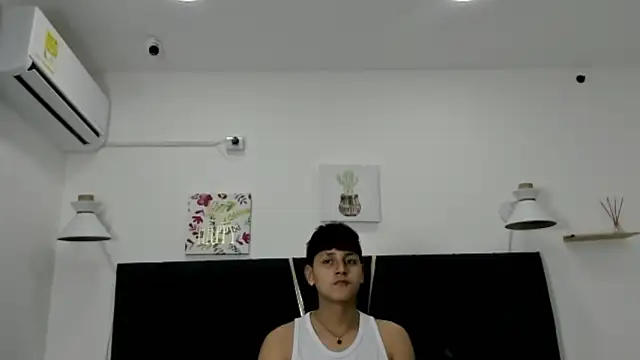 Snapshot of zeusapollofuck chatting on September 2025 08:12:02 PM zeusapollofuck online show from September 2025 08:12:02 PM