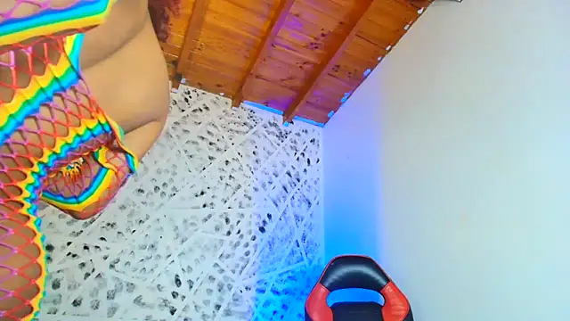 MIA HOT23CM S7S online show from December 2025 02:21:01 AM