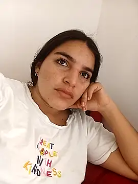 Snapshot of chloe_90 chatting on September 2025 04:34:02 PM chloe 90 online show from September 2025 04:34:02 PM