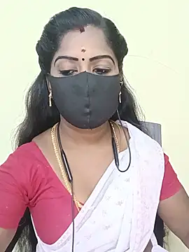 Snapshot of tamilammukuttyy chatting on June 2026 02:14:01 PM tamilammukuttyy online show from June 2026 02:14:01 PM