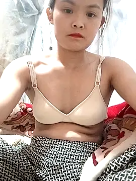 Snapshot of xinhxinhcute chatting on September 2025 06:29:02 AM xinhxinhcute online show from September 2025 06:29:02 AM