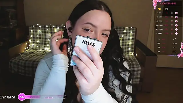 Snapshot of EmillyBones chatting on November 2025 04:42:01 PM EmillyBones online show from November 2025 04:42:01 PM