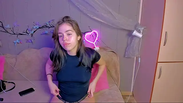 Kitty Mila online show from December 2025 11:47:01 AM