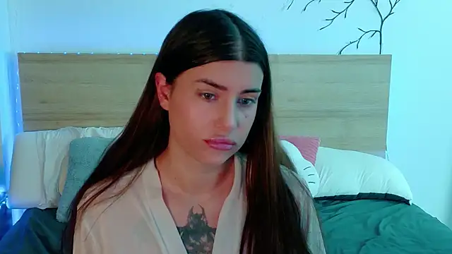 Bella Davis love online show from December 2025 05:29:01 PM