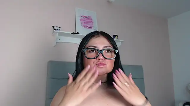 Snapshot of _Wandaa_ chatting on October 2025 02:03:02 AM  Wandaa  online show from October 2025 02:03:02 AM