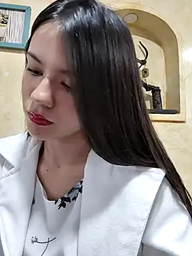 CHARLOTTE  05 online show from September 2025 12:49:02 PM