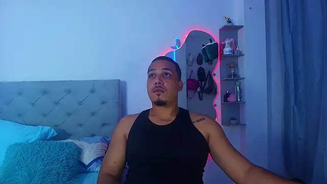 Snapshot of taylor_collins_ chatting on October 2025 04:52:01 AM taylor collins online show from October 2025 04:52:01 AM