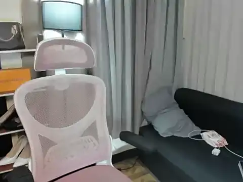 Snapshot of Seductive_Margaux chatting on December 2025 11:15:02 AM Seductive Margaux online show from December 2025 11:15:02 AM