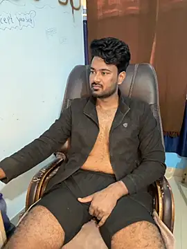 Snapshot of MeekBatgirl chatting on November 2025 06:13:01 AM MeekBatgirl online show from November 2025 06:13:01 AM