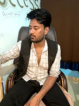 Snapshot of MeekBatgirl chatting on November 2025 01:33:02 PM MeekBatgirl online show from November 2025 01:33:02 PM