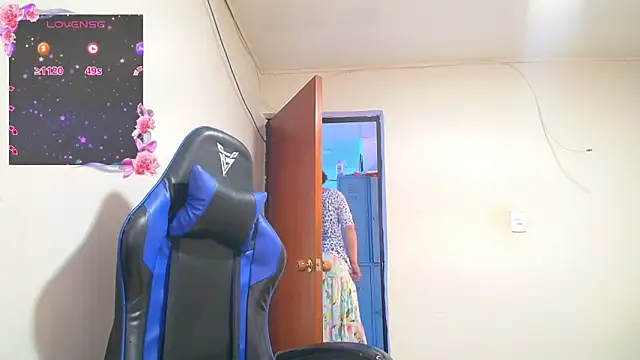 Miss Oriana online show from December 2025 05:08:02 PM