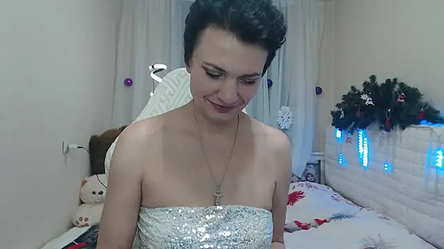 AvaSaturnian online show from December 2025 01:31:01 PM