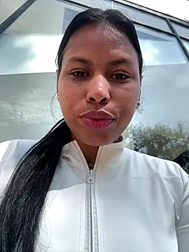 Michluxe 69 online show from November 2025 01:47:02 PM