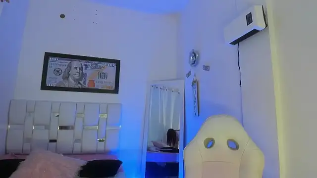 MissDiabla  online show from February 2026 01:40:01 PM