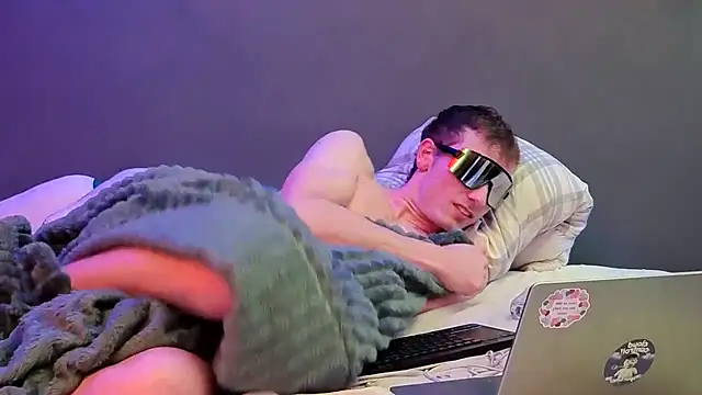 maskedboy1 online show from April 2026 08:59:02 PM