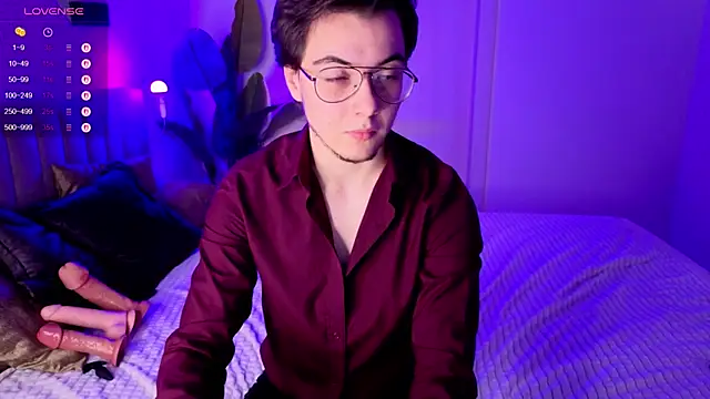 Snapshot of tyler_bergg chatting on September 2025 08:53:01 PM tyler bergg online show from September 2025 08:53:01 PM