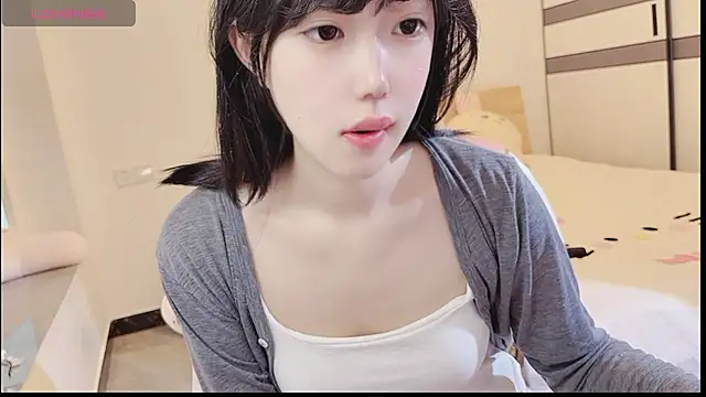 Snapshot of TuTu0066 chatting on July 2026 06:44:02 AM TuTu0066 online show from July 2026 06:44:02 AM