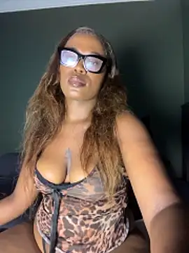 Moonzy77 online show from March 2026 06:21:01 PM