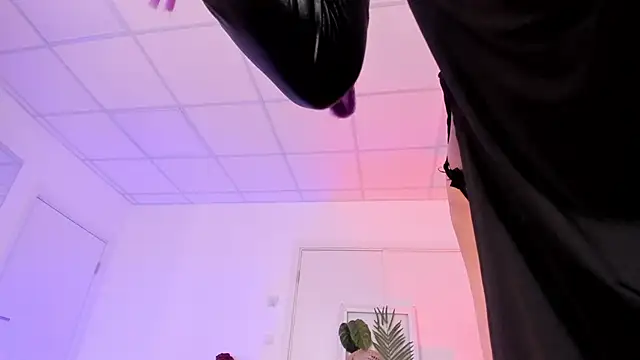 Snapshot of Sima_Wendy chatting on October 2025 07:21:02 AM Sima Wendy online show from October 2025 07:21:02 AM