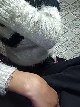 Snapshot of Aidakhan1212 chatting on December 2025 03:28:02 PM Aidakhan1212 online show from December 2025 03:28:02 PM