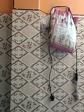 Snapshot of Aidakhan1212 chatting on December 2025 05:10:02 PM Aidakhan1212 online show from December 2025 05:10:02 PM