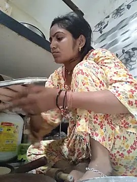 Snapshot of LUCKY_cut chatting on June 2026 02:29:01 AM LUCKY cut online show from June 2026 02:29:01 AM