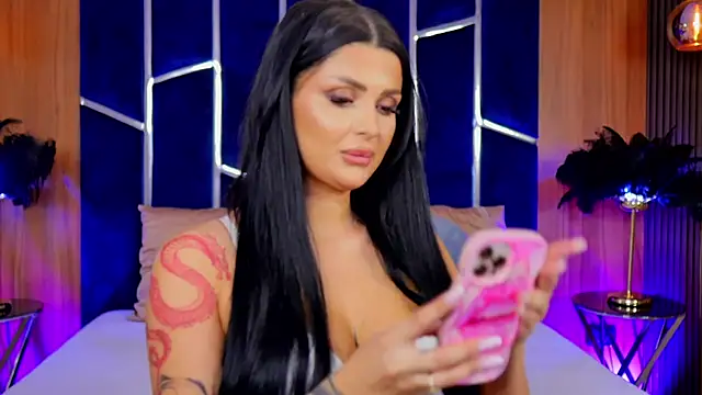 Snapshot of KylieKroftt chatting on November 2025 10:54:02 PM KylieKroftt online show from November 2025 10:54:02 PM