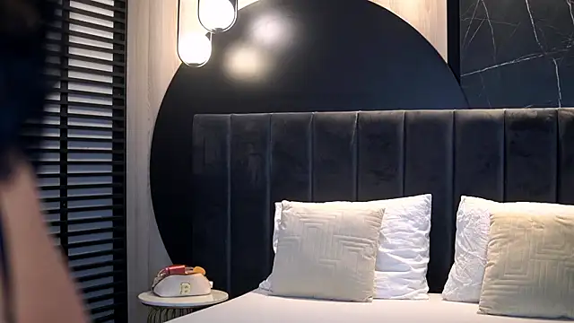 KylieKroftt online show from March 2026 08:49:01 PM