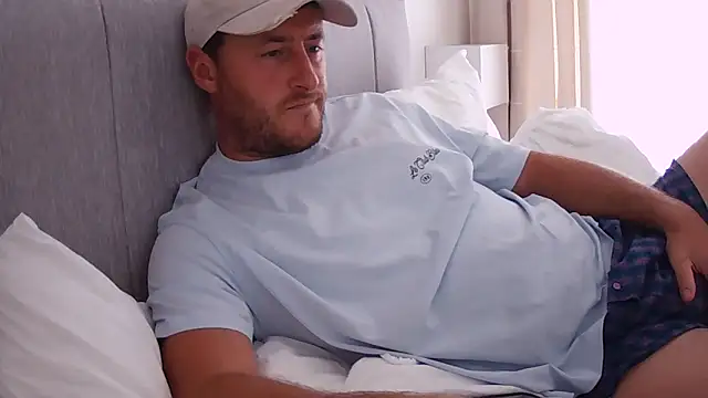 Londonlad818 online show from September 2025 04:17:01 PM