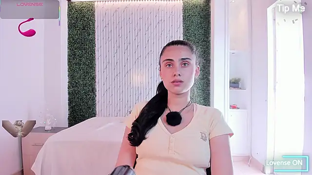 sofiapalacioss online show from March 2026 07:36:02 PM