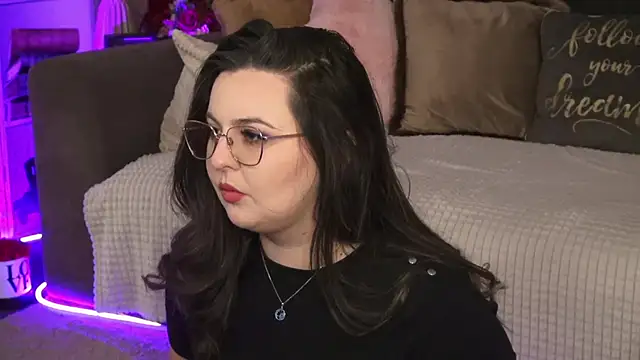 Mia Swano online show from April 2026 02:07:01 AM