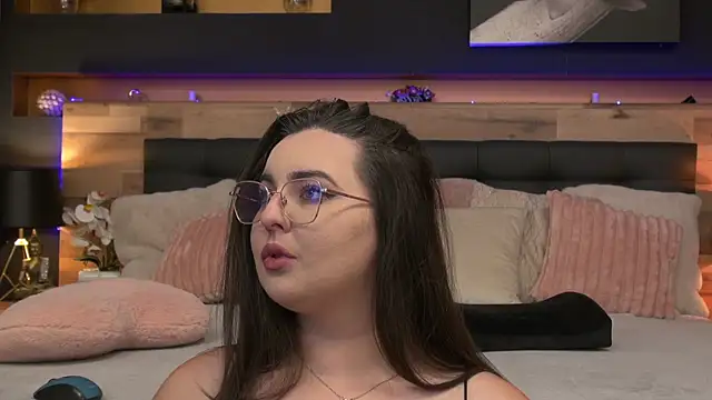 Snapshot of Mia_Swano chatting on August 2026 09:28:01 PM Mia Swano online show from August 2026 09:28:01 PM