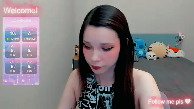 Snapshot of Kitten_Alissa chatting on November 2025 06:40:02 PM Kitten Alissa online show from November 2025 06:40:02 PM