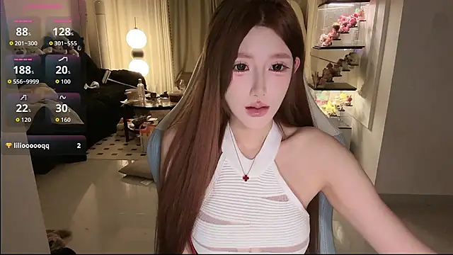 Xiaoxue L online show from April 2026 06:58:02 PM