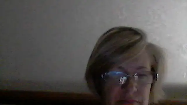 Snapshot of LucyLewisX chatting on October 2025 03:25:01 PM LucyLewisX online show from October 2025 03:25:01 PM