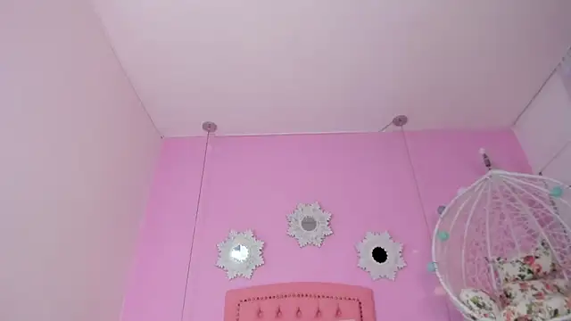 CannelaSmith online show from November 2025 07:35:01 PM