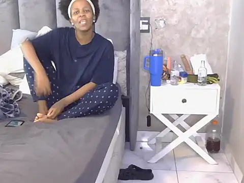 Snapshot of Sultry_Booty chatting on November 2025 07:00:02 AM Sultry Booty online show from November 2025 07:00:02 AM