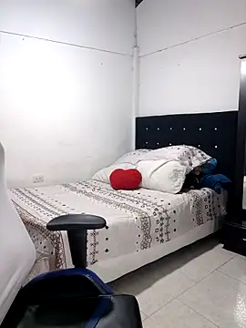 karly hot  online show from December 2025 12:04:01 AM