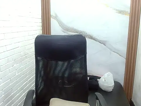 Penelopee Rouse online show from October 2025 12:39:02 PM