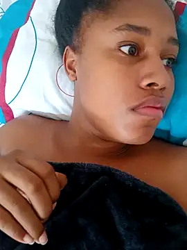 Snapshot of MoniqueMulberry chatting on September 2025 04:30:02 PM MoniqueMulberry online show from September 2025 04:30:02 PM