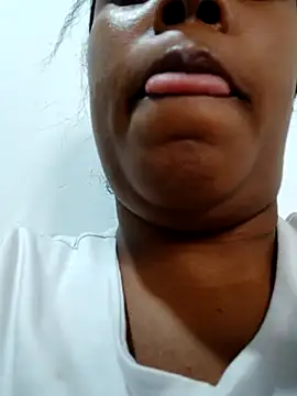 Snapshot of MoniqueMulberry chatting on October 2025 06:41:02 AM MoniqueMulberry online show from October 2025 06:41:02 AM