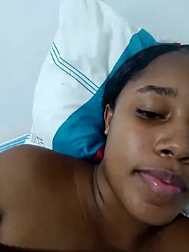 Snapshot of MoniqueMulberry chatting on October 2025 07:50:02 AM MoniqueMulberry online show from October 2025 07:50:02 AM