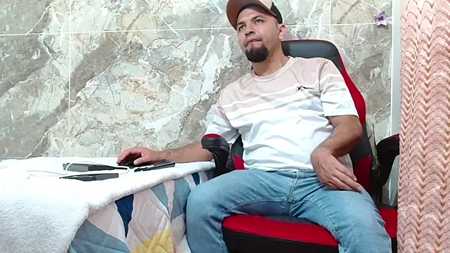 Snapshot of smitdleds1130 chatting on September 2025 09:15:01 PM smitdleds1130 online show from September 2025 09:15:01 PM