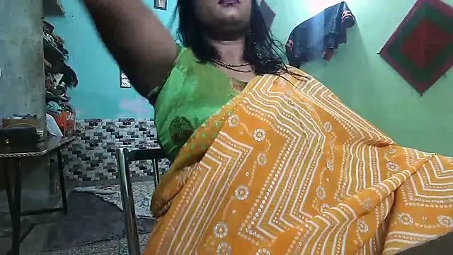 Snapshot of DearKimmi chatting on November 2025 03:33:02 PM DearKimmi online show from November 2025 03:33:02 PM