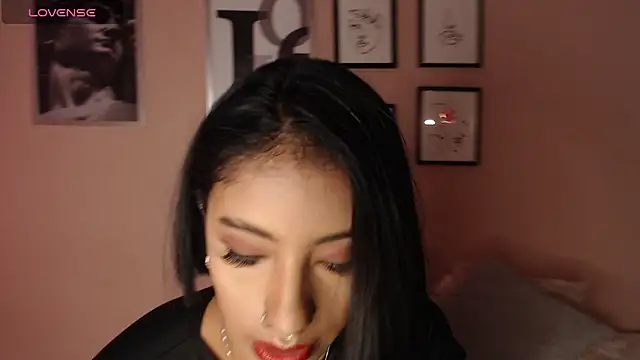 Snapshot of biancaleblanc chatting on November 2025 12:49:01 PM biancaleblanc online show from November 2025 12:49:01 PM